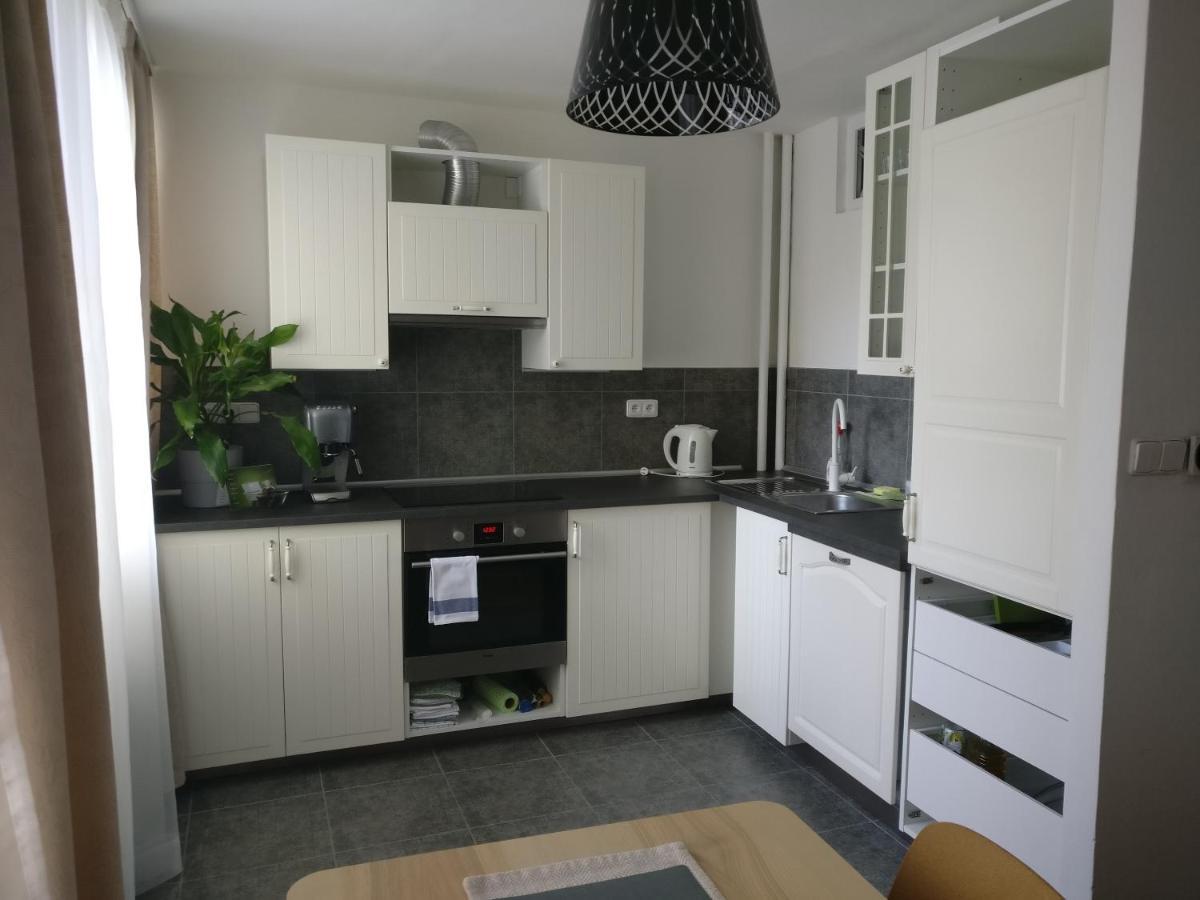 Invalidovna Apartment Prag Eksteriør billede