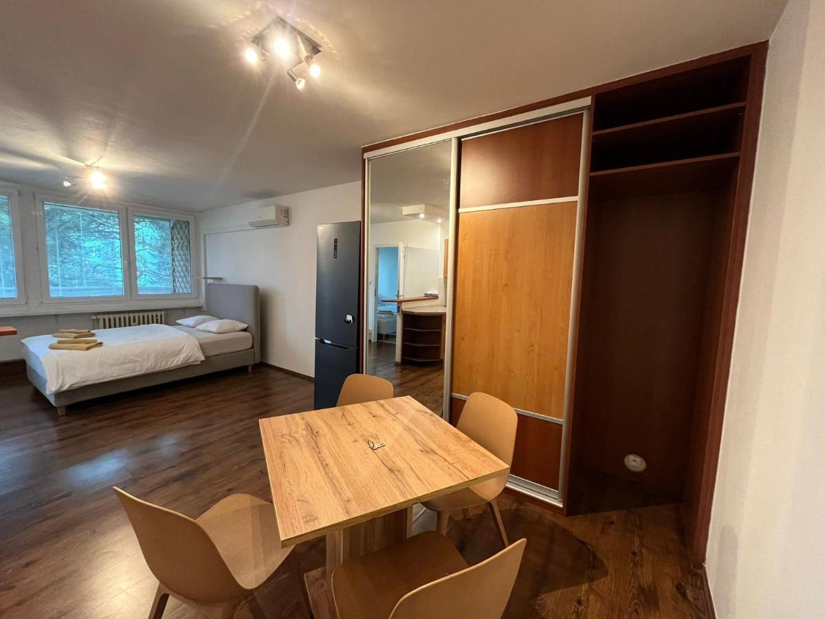 Invalidovna Apartment Prag Eksteriør billede