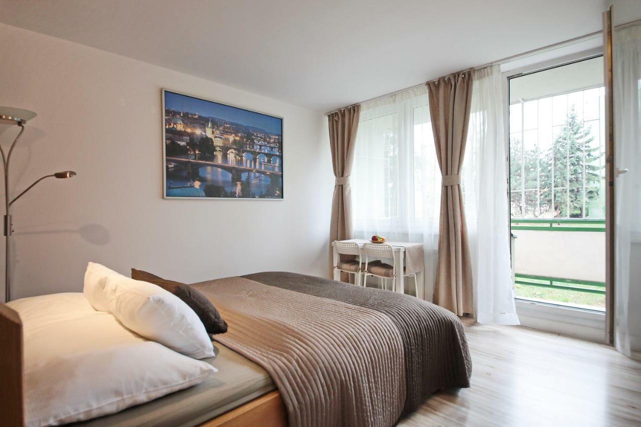 Invalidovna Apartment Prag Eksteriør billede