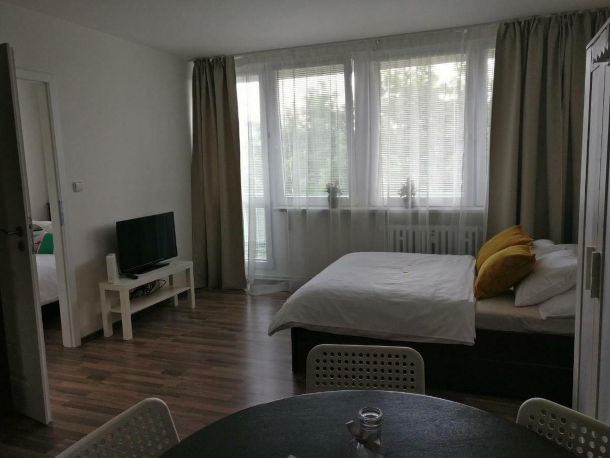Invalidovna Apartment Prag Eksteriør billede