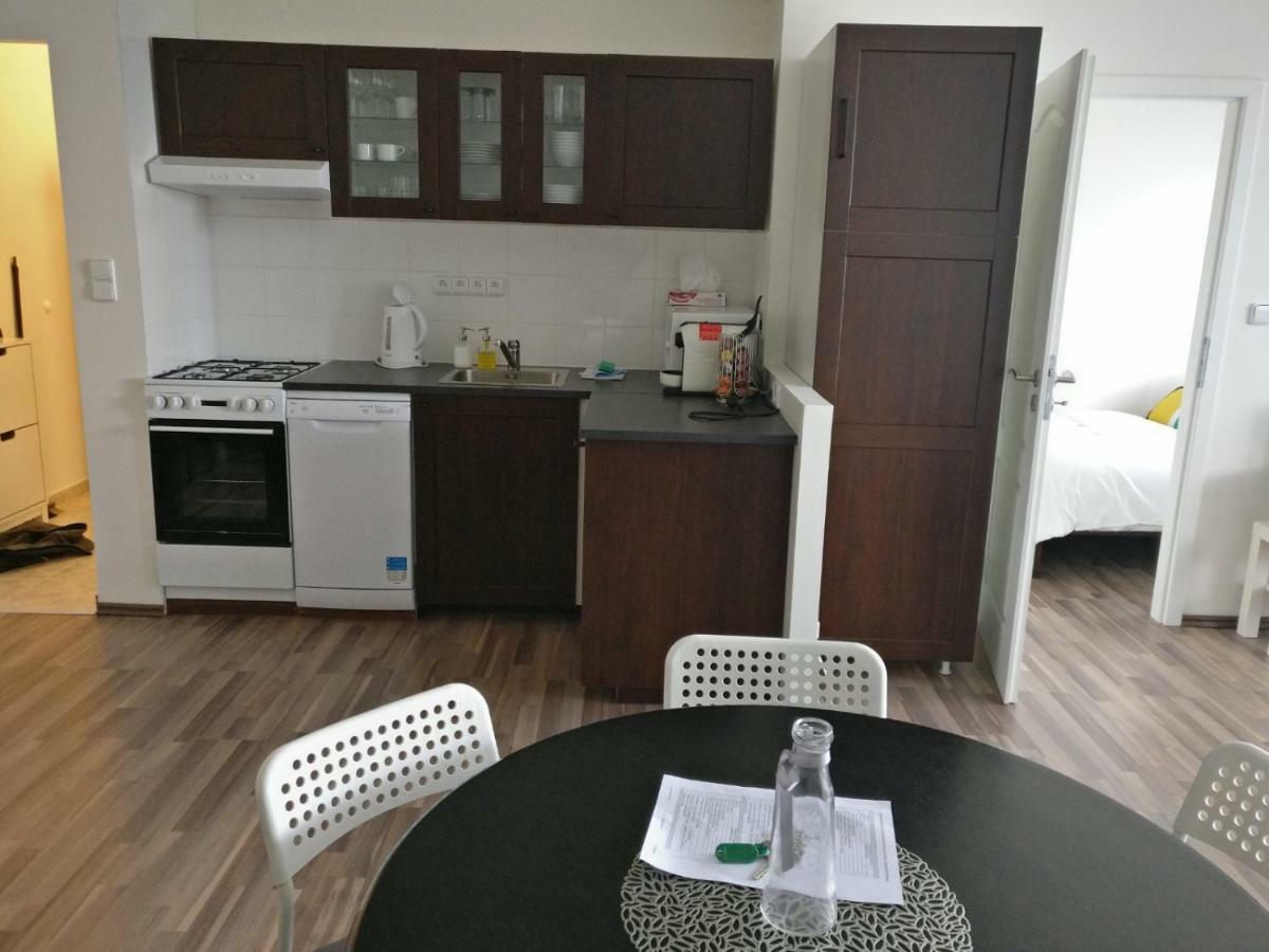 Invalidovna Apartment Prag Eksteriør billede