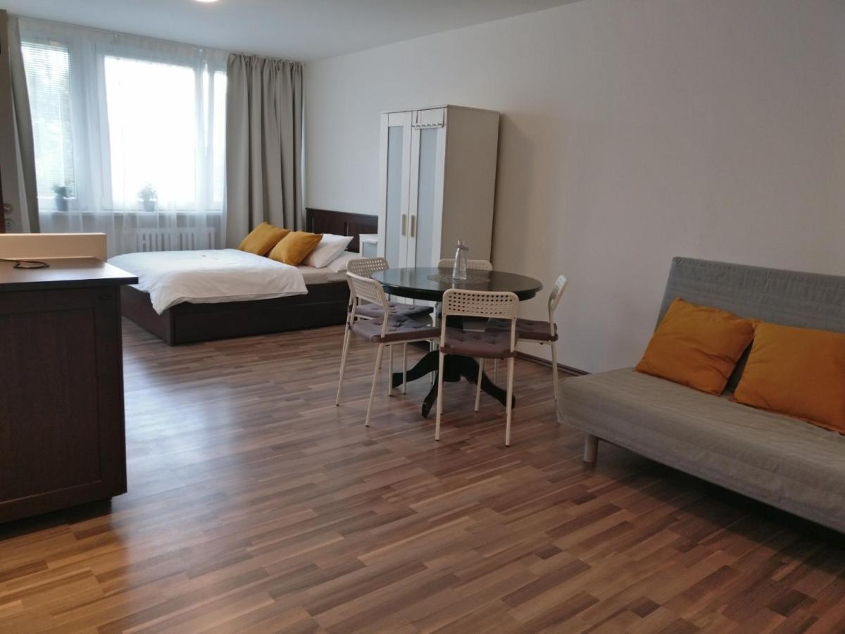 Invalidovna Apartment Prag Eksteriør billede