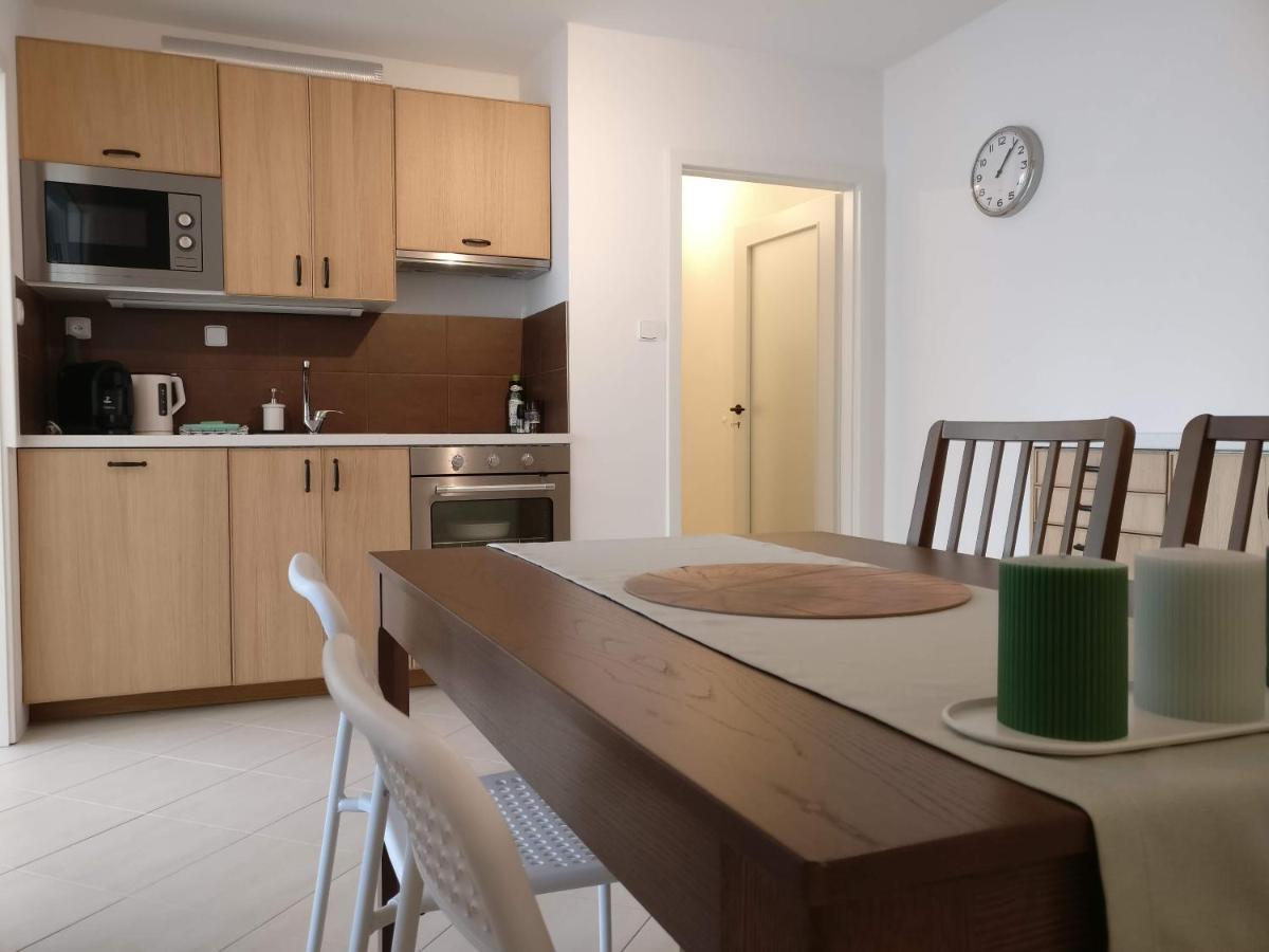 Invalidovna Apartment Prag Eksteriør billede